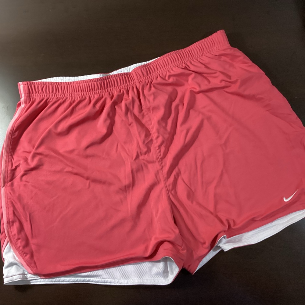 Vintage Nike Women Large Mesh Basketball Shorts Pink